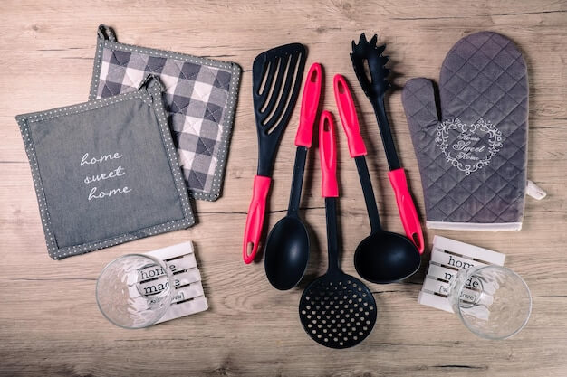 5 Must-Have Kitchen Gadgets for Effortless Cooking