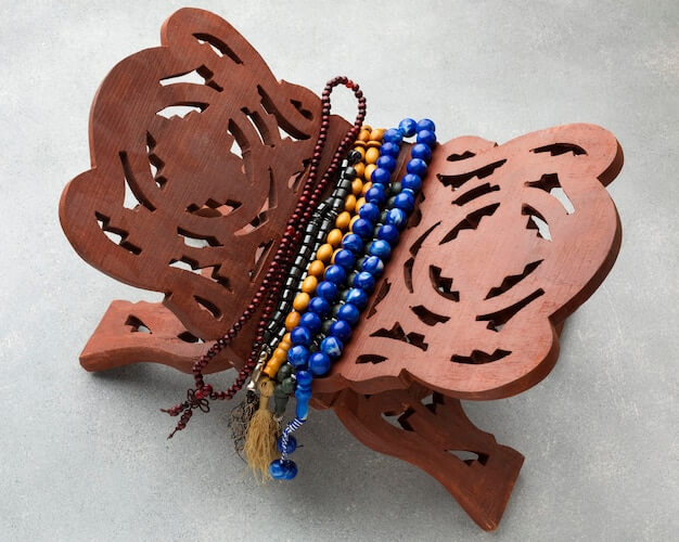 Enhancing Your Islamic Knowledge Must-Have Digital and Traditional Prayer Accessories